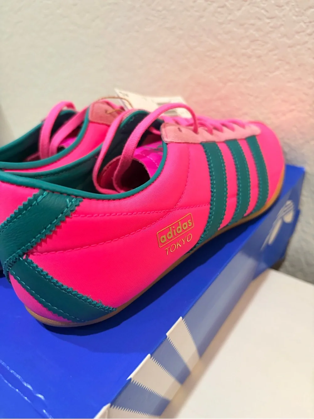 9.5W Adidas Pink Tokyo sneaker New